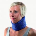 COLLARE ECO MORBIDO - H 7.5 cm - TG 1 - BLU - Supporto cervicale anatomico - Apertura all’altezza della laringe - Gommapiuma morbida a poro aperto - Chiusura a velcro, regolabile