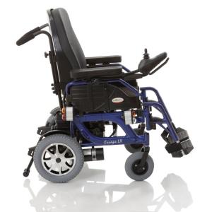 ESCAPE LX - CARROZZINA ELETTRICA (Seduta 46 cm) LEGGERA IN ALLUMINIO - SENZA LUCI - PORTATA MAX 135 kg - BRACCIOLI REGOLABILI, RIBALTABILI ED ESTRAIBILI - PEDANE REGOLABILI E RIBALTABILI