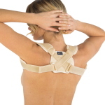 Immobilizzatore di Clavicola - Taglia S (65-85 cm) - Colore crema: Sistema a incrocio a 8 per tirare indietro le spalle, chiusura a velcro regolabile sulla parte dorsale, cuscinetti di protezione sotto le ascelle, traspirante.