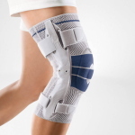 Genutrain S Pro Bauerfeind Taglia 1 (circonf. superiore 38-41 cm, inferiore 28-31 cm) - Versione Destro - Colore Titan: stabilizzazione e guida del ginocchio, tessuto traspirante, misurazione digitale.