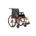 Carrozzina leggera ad autospinta, seduta 40 cm, colore arancione, larghezza 58 cm: leggero pieghevole ad autospinta, telaio in alluminio a doppia crociera, ruote posteriori con sgancio rapido, braccioli regolabili in altezza, ruotini per passaggi stretti.