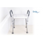 Sedile da doccia con braccioli imbottiti, senza schienale, Serie Onda. Struttura in alluminio anodizzato. Portata max 136 kg.