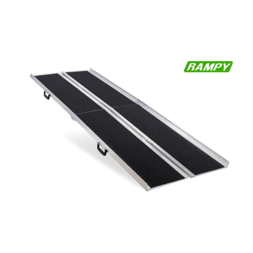 Rampa pieghevole a valigia, lunghezza 213 cm aperta (107 cm piegata), struttura in alluminio antiruggine antiscivolo, maniglia per il trasporto, perni di unione, portata massima 272 kg, peso 19,5 kg.