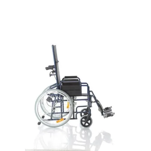 Carrozzina pieghevole ad autospinta con schienale prolungato, seduta 40 cm, colore blu, larghezza 62 cm: pieghevole ad autospinta con schienale reclinabile a pistoni, telaio a crociera singola in acciaio verniciato, ruotini antiribaltamento.
