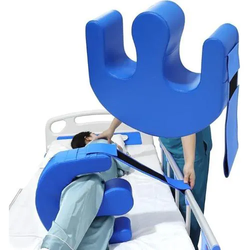 CUSCINO GIRA PAZIENTE OSPEDALIERO (L: 47 x P:40 x H: 13 cm) Rivestimento asportabile IN ECOPELLE SANIFICABILE - Due maniglie laterali e cinghia di fissaggio - Facilita le manovre di rotazione del paziente