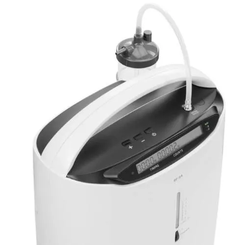 CONCENTRATORE DI OSSIGENO – FISSO CON ALIMENTAZIONE A RETE - Dispositivo per l’erogazione di ossigeno ad alta concentrazione (87% – 96%) Ergonomico e compatto - Display con timer - 4 ruote piroettanti con freno - Silenzioso