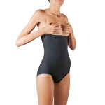Guaina Post-Addominoplastica con Bretelle - Taglia XXXL (140-160 cm) - Colore nero: Compressione efficace ed omogenea per contrastare i rilassamenti dei tessuti, tessuto elastico AIRGENIX, traspirante e antibatterico, perfetta vestibilità sotto gli abiti.